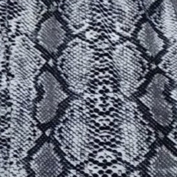 Buttery Soft Snakeskin Print Leggings - Picture 4 of 5